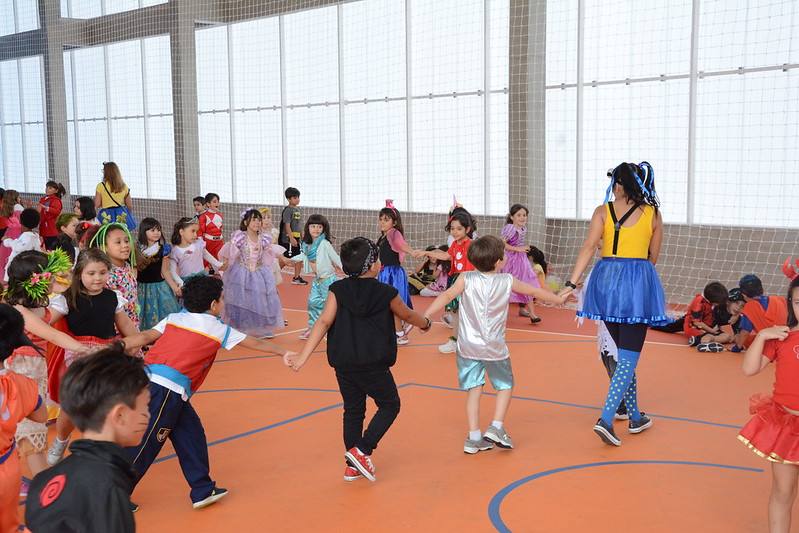 Xaverianos do EF e Fundamental I realizam festa de carnaval